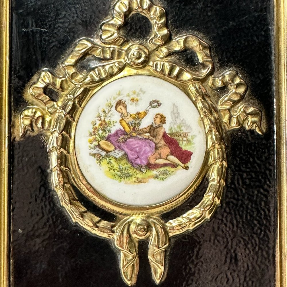 Vintage Small Brass Framed Porcelain Lovers Watteau Cameo - Picture 2 of 10